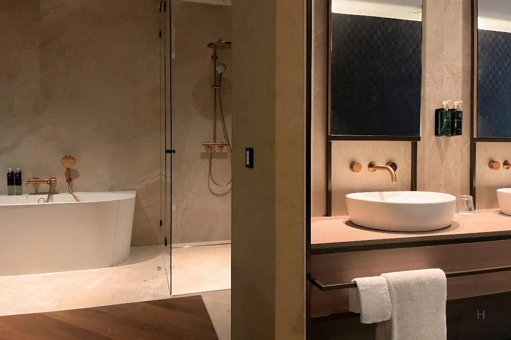 SUITE SUPERIOR Room, Die Port Van Cleve, Amsterdam