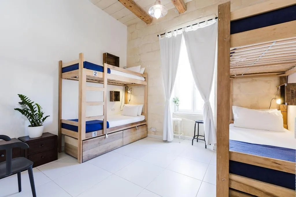 Room, Two Pillows Boutique Hostel, Malta