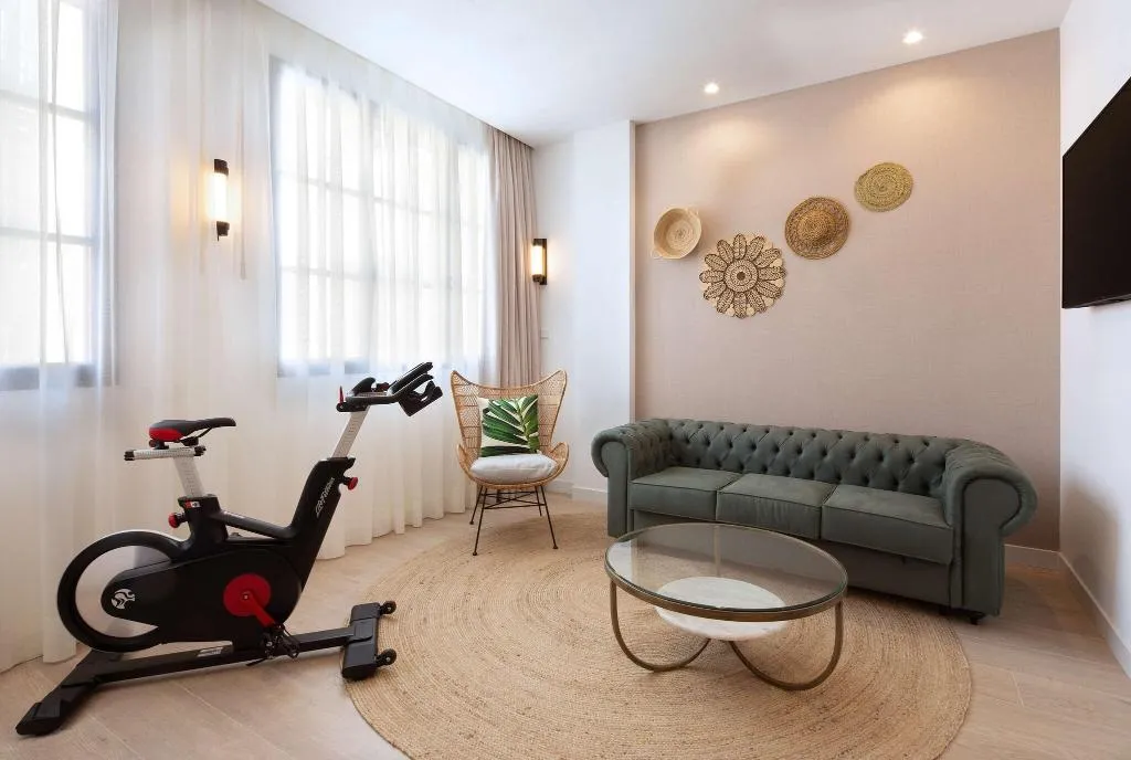 DOUBLE SUPERIOR KING BED Room, Atocha Hotel Madrid, Tapestry Collection by Hilton, Madrid