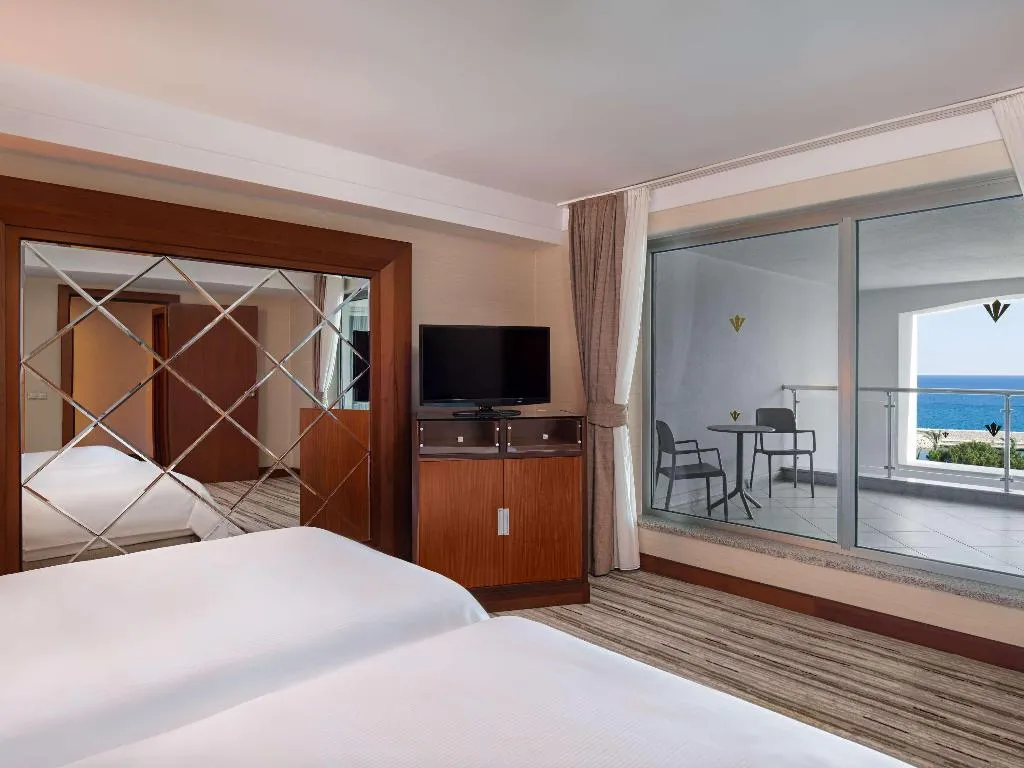 Room, Rixos Sungate Land of Legend Theme Park FreeAcces, Antalya