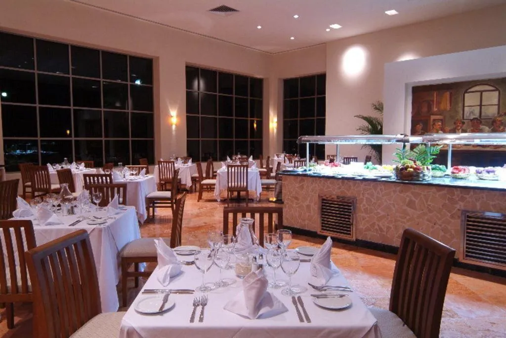 Restaurant, The Pyramid Cancun by Oasis, Cancun Area