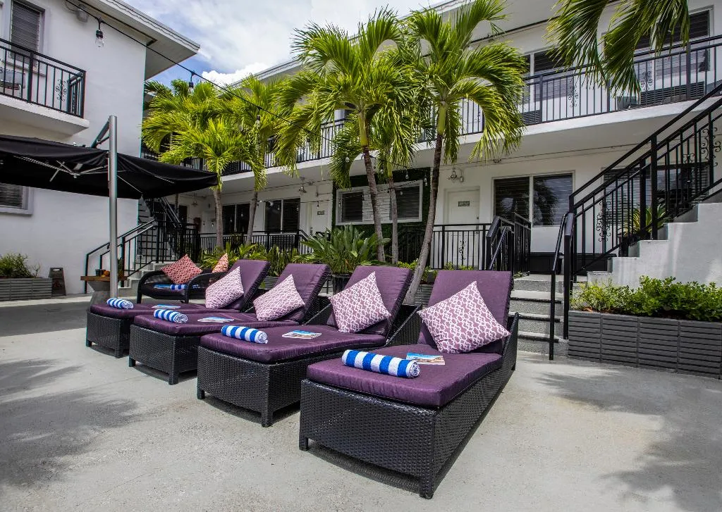 General view, Beachside All Suites Hotel, Miami