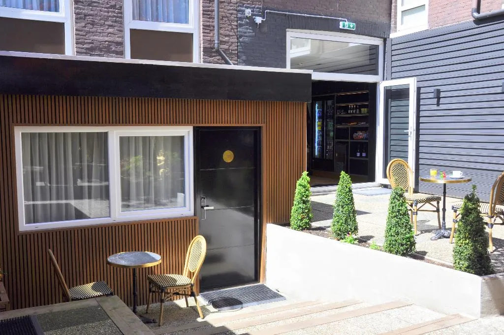 General view, Huygens Place, Amsterdam