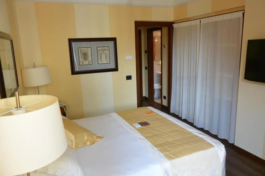Room, Hotel Gran Duca Di York, Milan