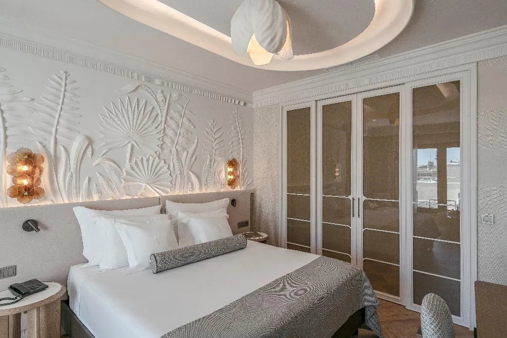 JUNIOR SUITE STANDARD Room, Vincci Madrid Centrum, Madrid
