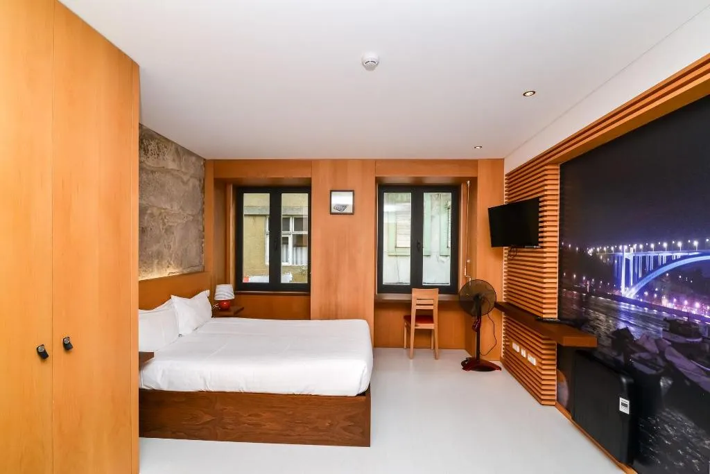 Room, Reis De Gaia, Porto