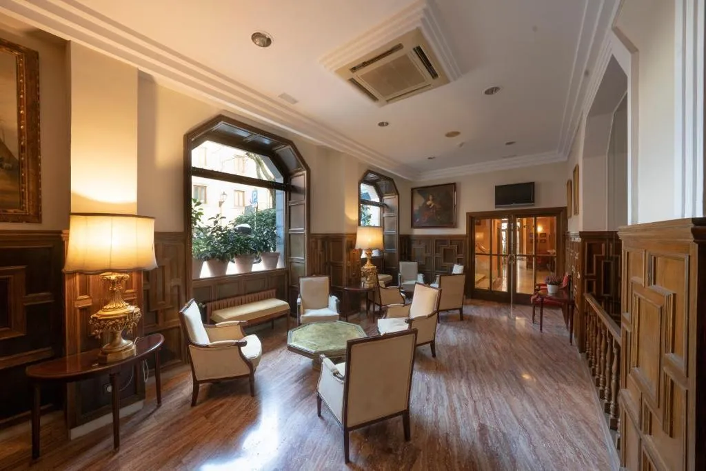 Lobby, Miranda and Suizo, Madrid