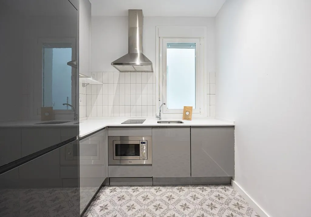 APARTMENT CAPACITY 5 TWO BEDROOMS Room, Smartr Atocha Reina Sofia, Madrid