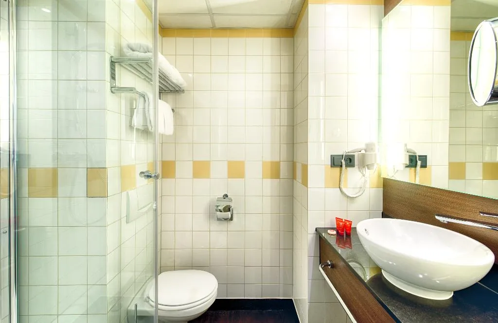 TRIPLE COMFORT Room, Leonardo Boutique Hotel Amsterdam Vondelpark, Amsterdam