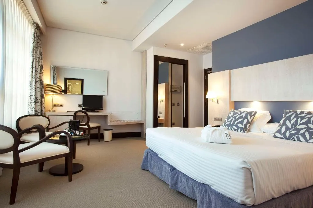 Room, Nuevo Boston, Madrid