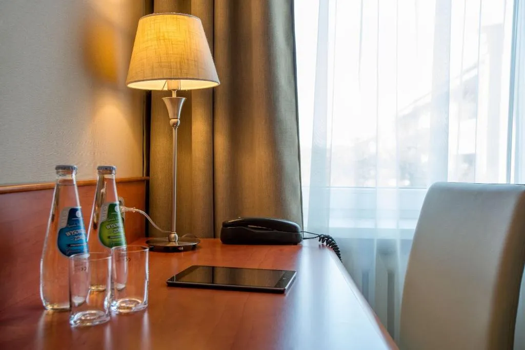 Room, Krakus, Krakow