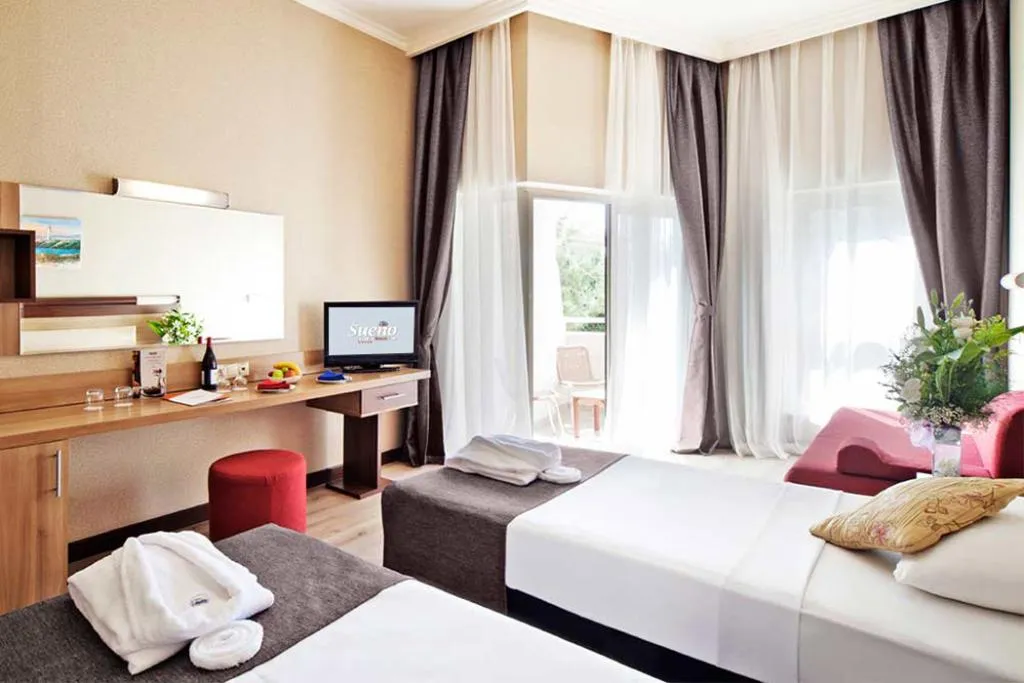 TRIPLE LAND VIEW Room, Sueno Hotels Beach Side, Antalya
