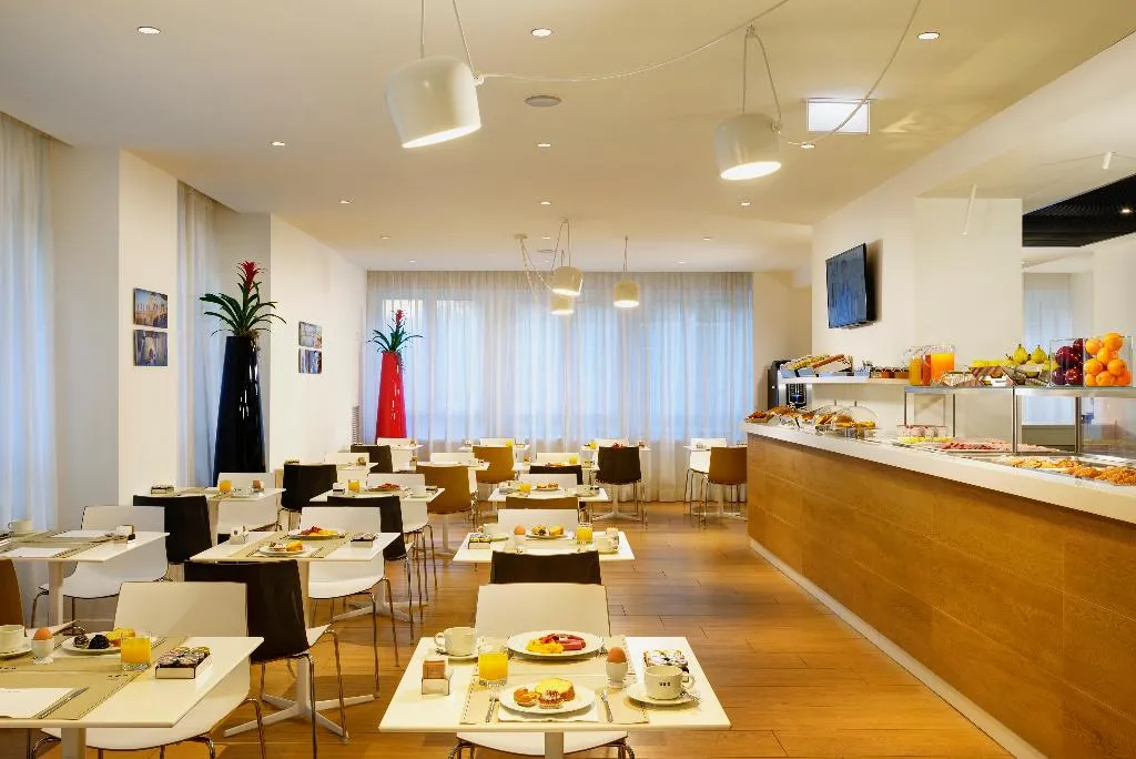 Restaurant, UNA HOTELS Century Milano, Milan