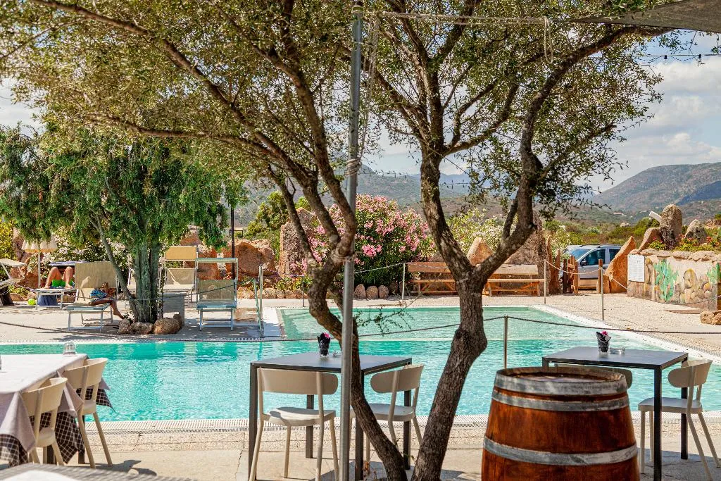Restaurant, Lu Nibareddu Aparthotel, Olbia