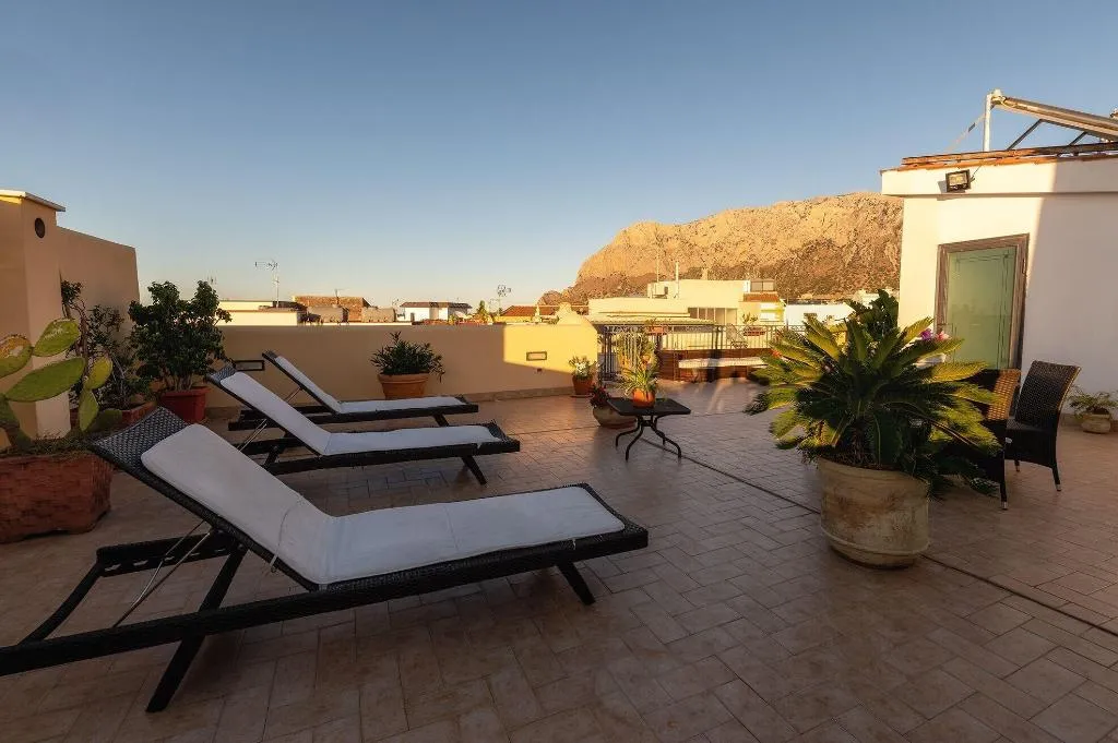 Terrace, Casa Manzella, Palermo