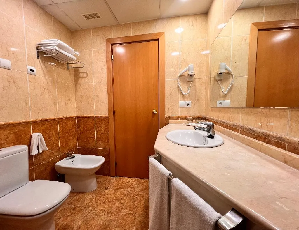 TRIPLE STANDARD Room, Sercotel Maya Alicante, Costa Blanca