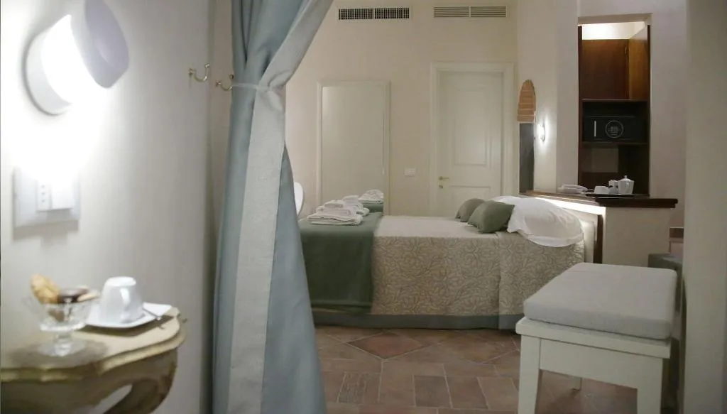 Room, Hotel Renaissance, Florence