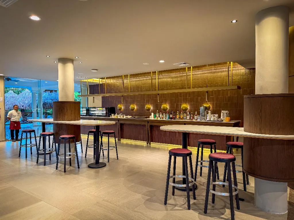 Bar, Grand Sunset Princess All Inclusive, Cancun Area