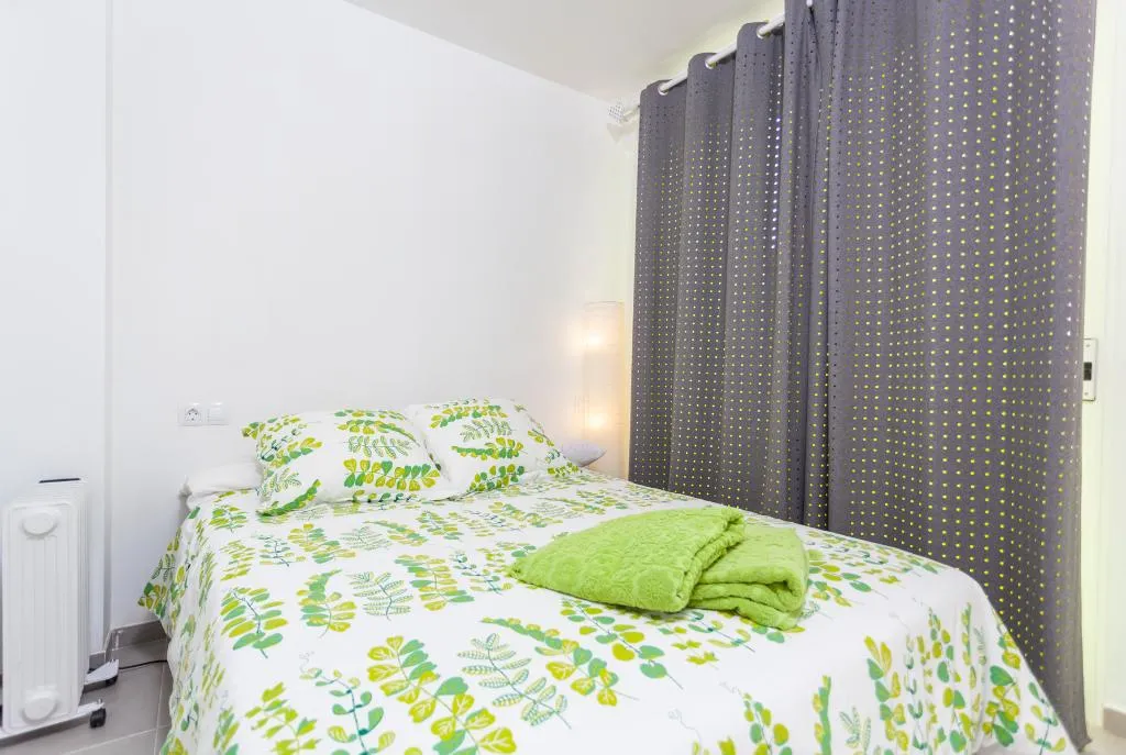 APARTMENT SEA VIEW TWO BEDROOMS Room, Yourhouse Monges, Majorca