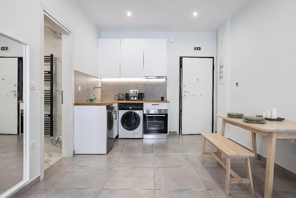 SUITE ONE BEDROOM WITH AIR CONDITIONING Room, Omnia Pagrati Apartments, Athens