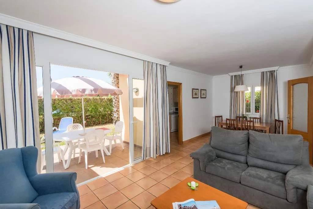 VILLA THREE BEDROOMS WITH AIR CONDITIONING Room, Amarillas, Menorca