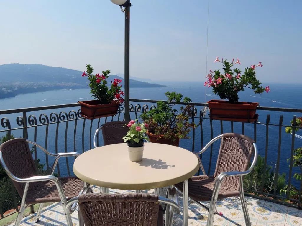 Lobby, Baia Serena, Naples