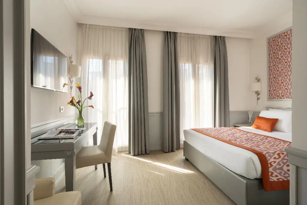 JUNIOR SUITE STANDARD Room, Hotel Della Conciliazione, Rome