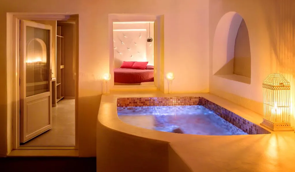 JUNIOR SUITE WITH JACUZZI Room, Kasimatis by La Perla, Santorini