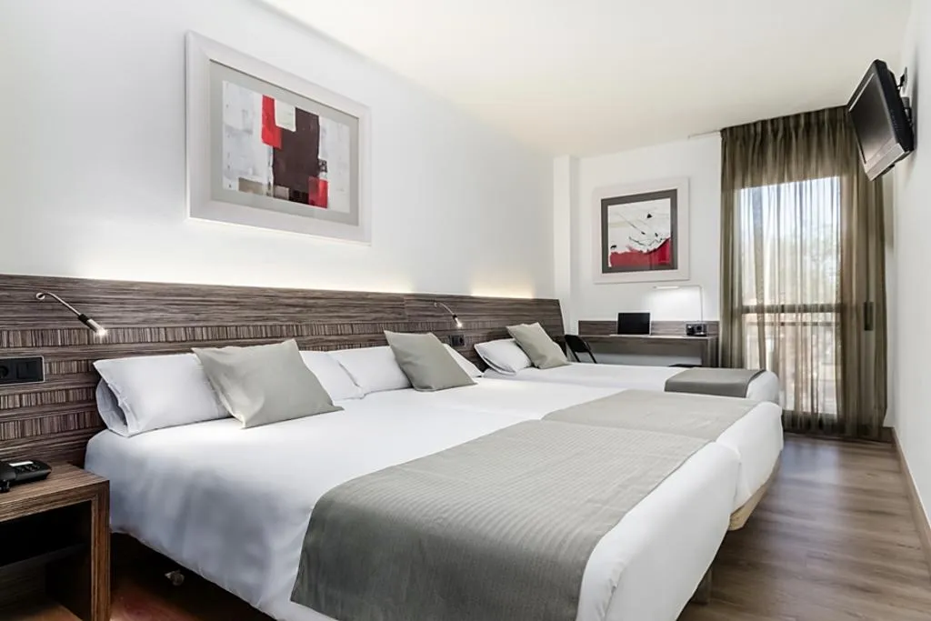 Room, HC Mollet Barcelona, Barcelona