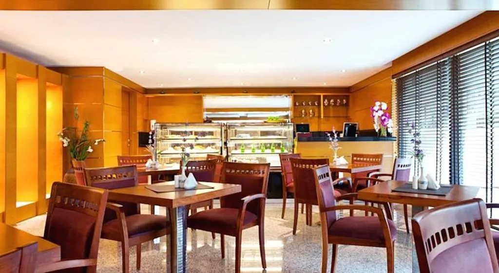 General view, Golden Sands Hotel Apartments, Dubai