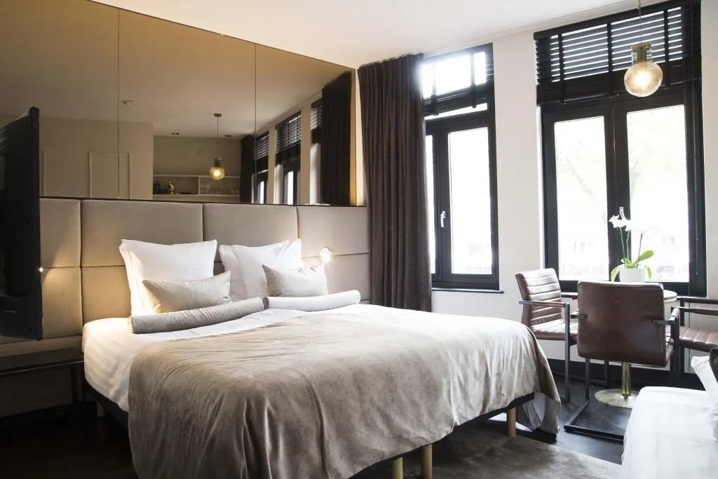 TRIPLE TWO BEDS Room, House Of Amstel, Amsterdam