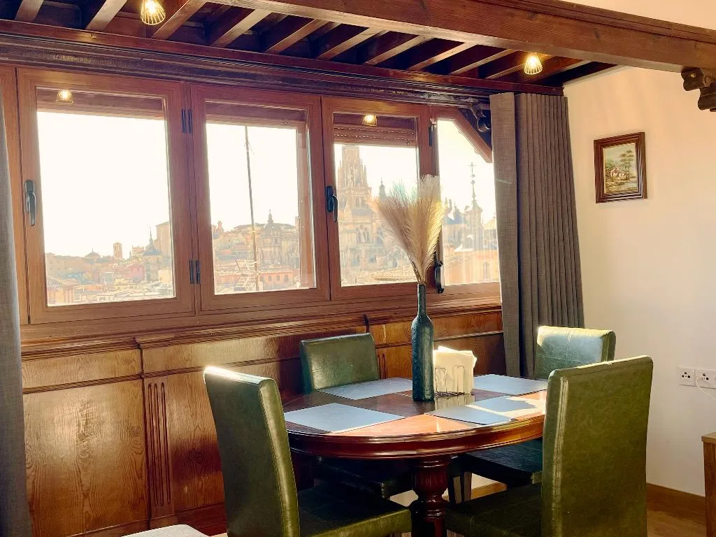 DOUBLE DELUXE ONE BED Room, Cason De Los Lopez Apartments, Madrid