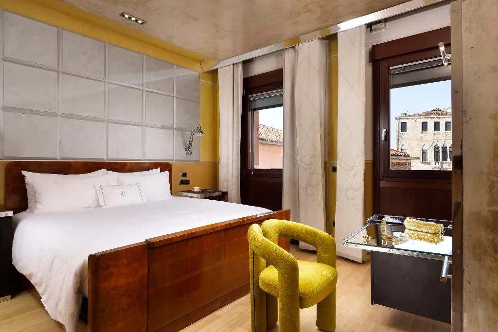 DOUBLE EXECUTIVE Room, Ca Pisani, Venice