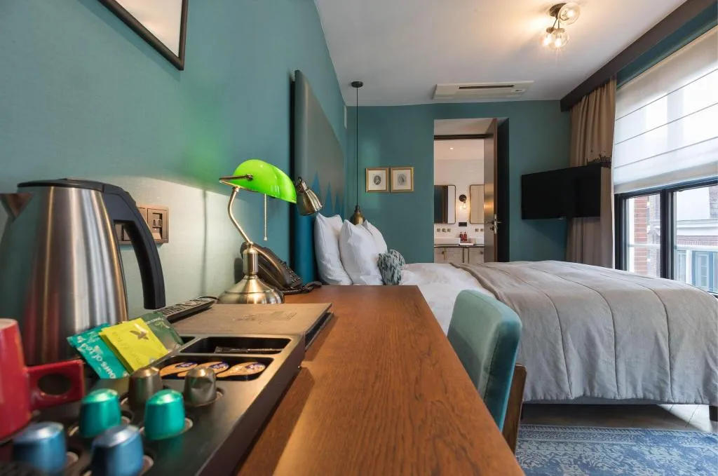 DOUBLE KING SIZE BED Room, The Hendrick S Hotel, Amsterdam