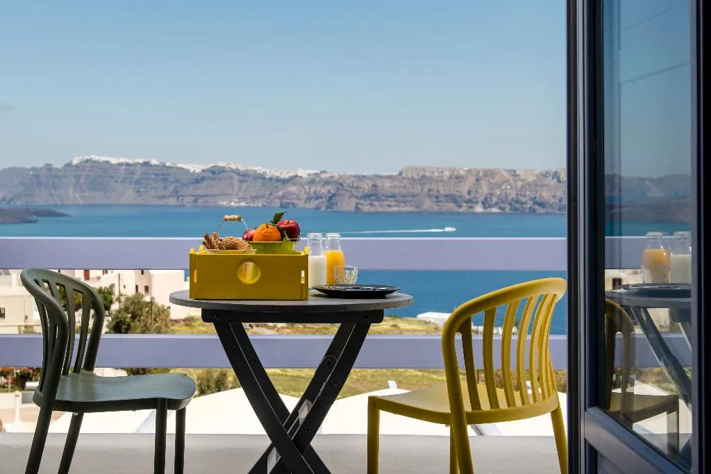 JUNIOR SUITE STANDARD Room, Earino Suites and Villas, Santorini