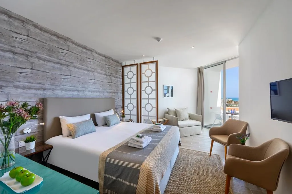 Double or Twin PREMIUM Room, Leonardo Plaza Cypria Maris Beach Hotel & Spa, Cyprus