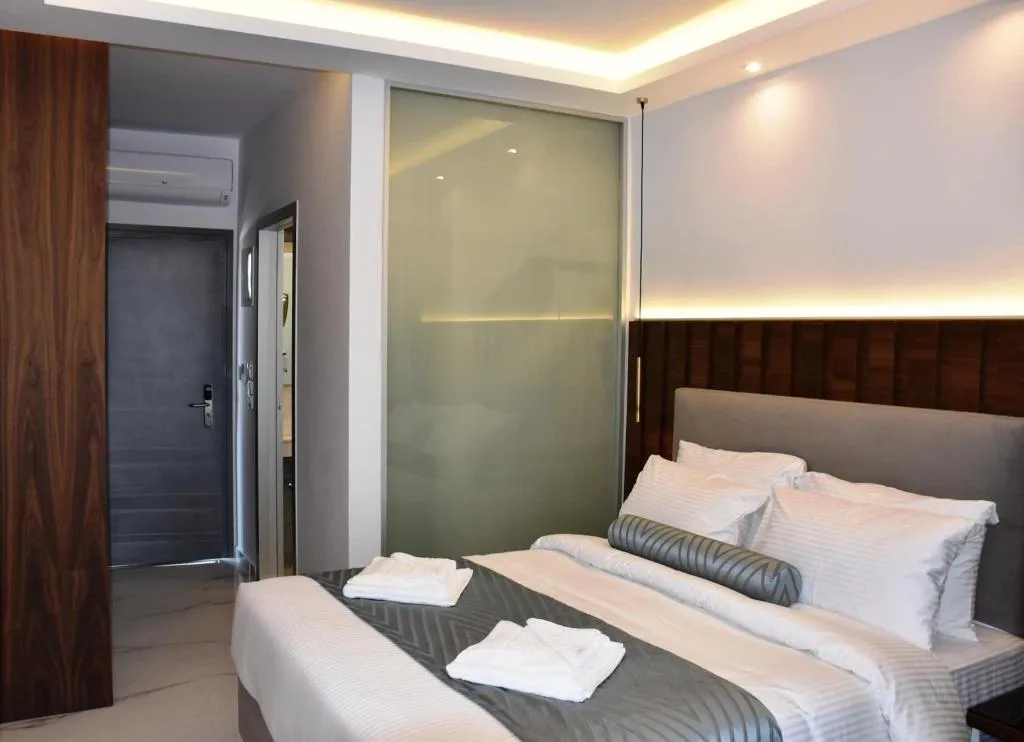 Room, 4- You Boutique, Thessaloniki