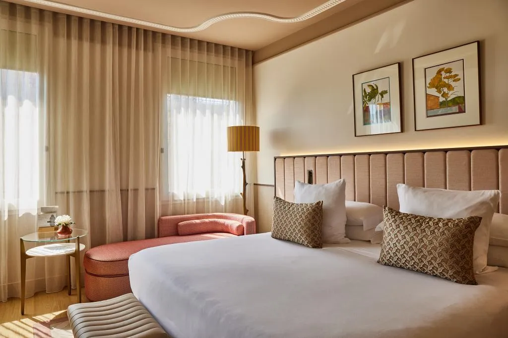 DOUBLE SINGLE USE DELUXE Room, Grand Hotel Central, Barcelona