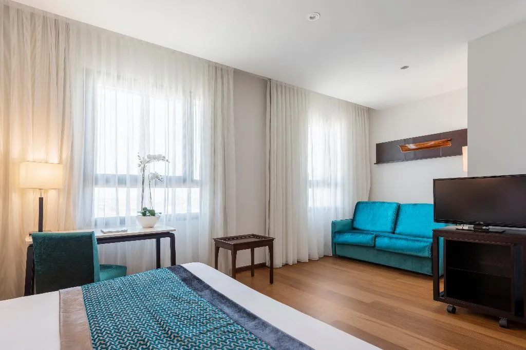 TRIPLE BASIC Room, Eurostars Gran Valencia, Valencia