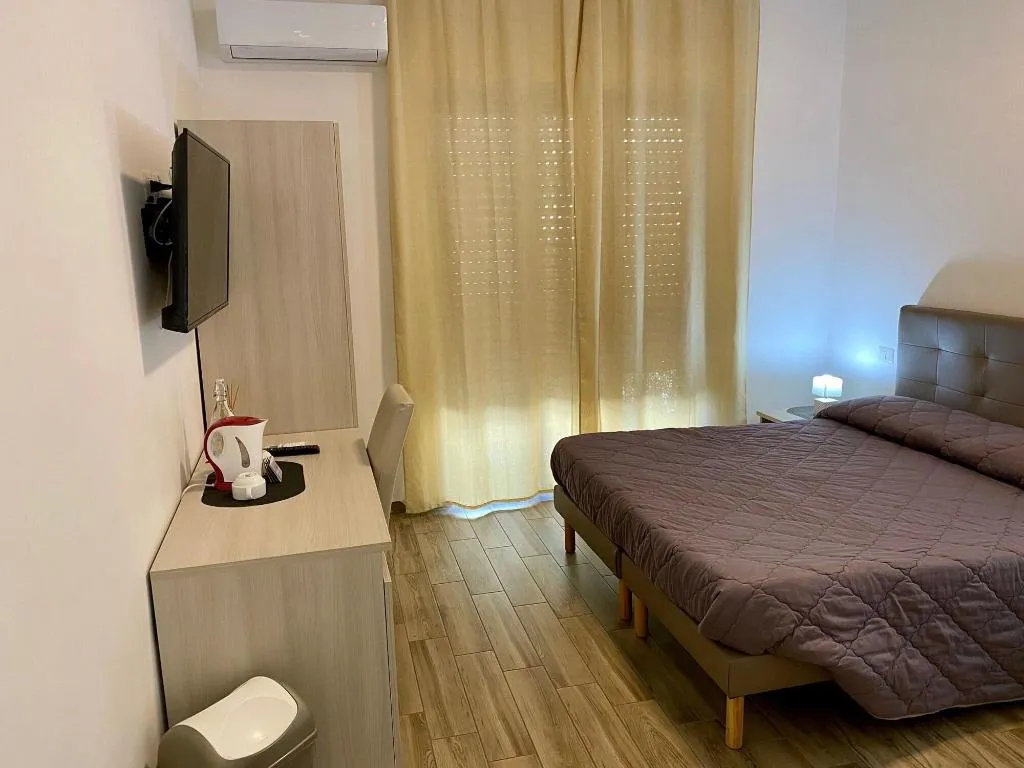 Room, Beb Caruso, Naples