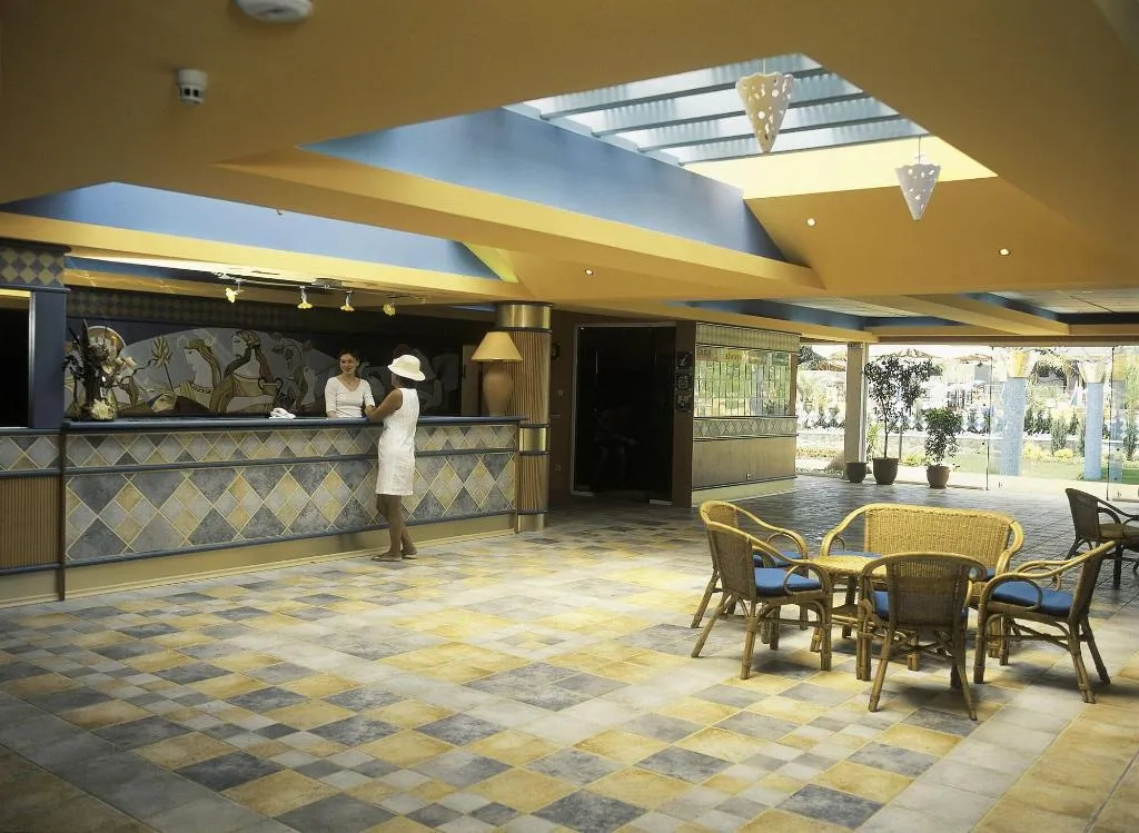 Lobby, Kaliopa, Varna