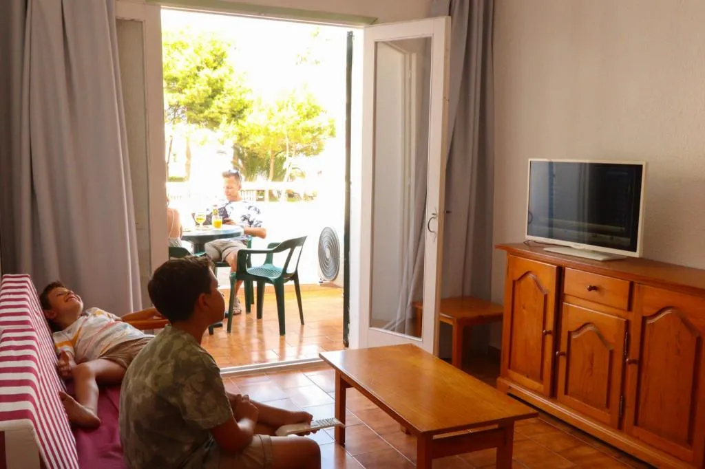 APARTMENT TWO BEDROOMS Room, Apartamentos Playa Parc, Menorca