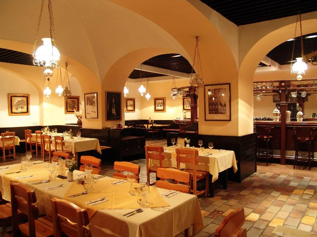 Restaurant, Ambassador Zlata Husa, Prague