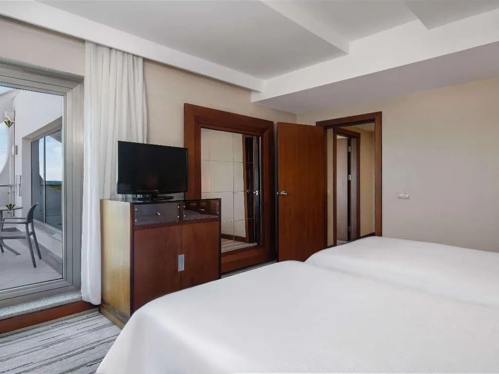 Room, Rixos Sungate Land of Legend Theme Park FreeAcces, Antalya