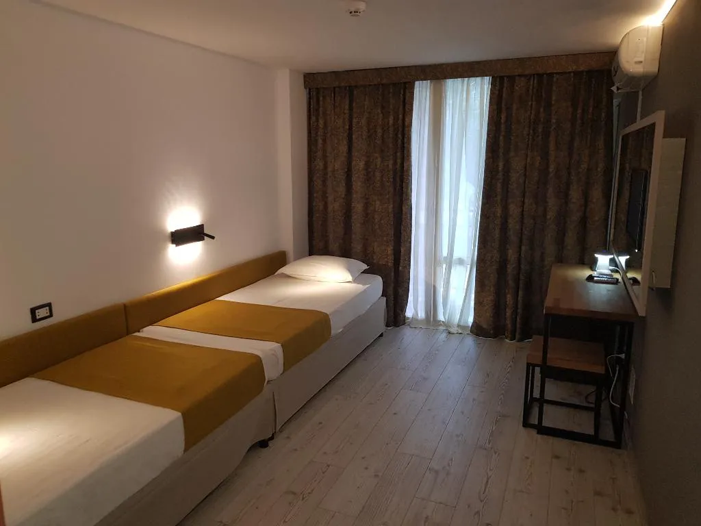Room, Tintyava, Varna