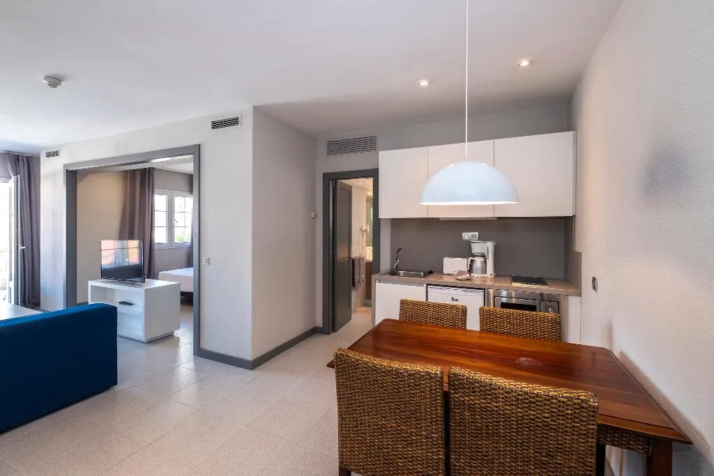 JUNIOR SUITE CAPACITY 3 Room, HG Jardin de Menorca, Menorca