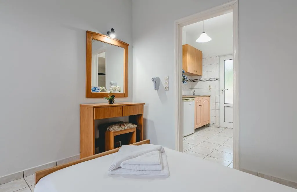 TRIPLE STANDARD Room, Christina Apartments, Zante