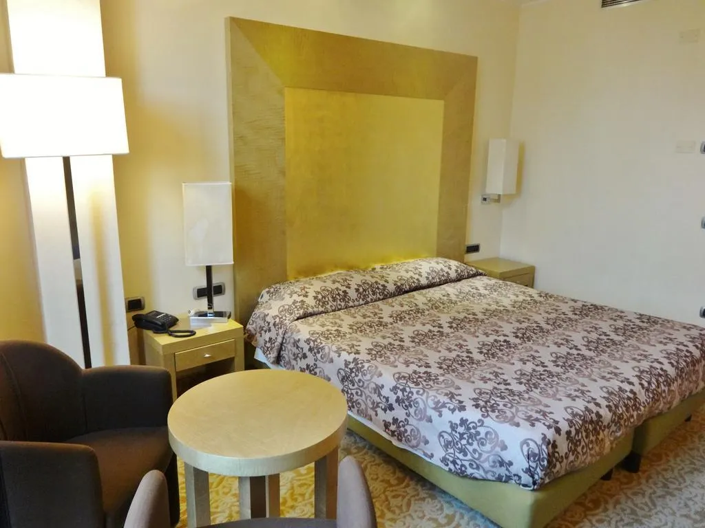 DOUBLE STANDARD Room, Tiffany Milano, Milan