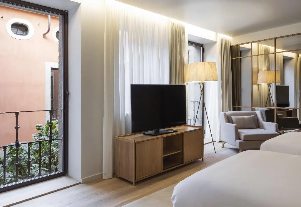 TWIN Accesible Premium  Room, Vignette Collection  Casa da Companhia, Porto