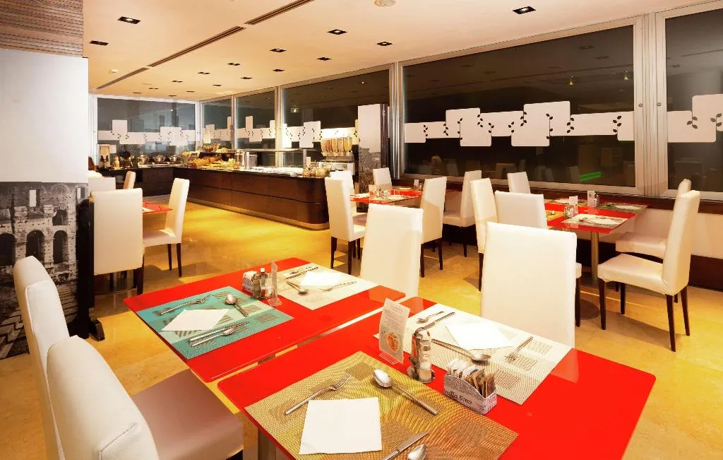 Restaurant, Hilton Garden Inn Rome Claridge, Rome